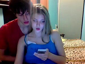 Sexe en levrette avec une mignonne blonde