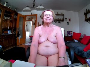 Les hanches Épaisses de Grand-mère Sont Fines à regarder... mets la