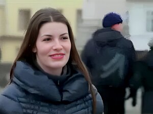 La beauté tchèque baise passionnément son petit ami.