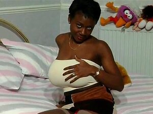 Cette chatte supplie pour une éjaculation interne