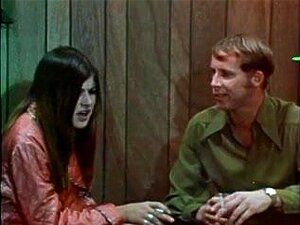 Baise hardcore vintage avec une douce brune sexy, un film porno
