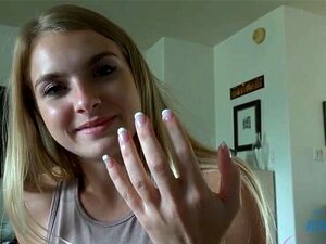 Tu éjacules dans la chatte juteuse d'Hannah Hawthorne (style POV)