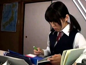 De douces filles japonaises donnent vie à leur fantasme lesbien