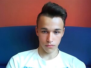 Pologne Mignon garçon avec super chaud trou du cul rose Bubble cul,