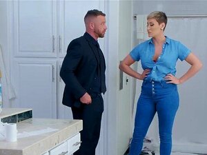 Brazzers - La belle-mère chaude Ryan Keely se fait pilonner dans la