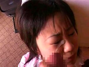Une grosse charge pour une autre fille japonaise