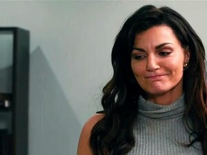 La belle-mère Becky surprend sa belle-fille en train de lécher sa