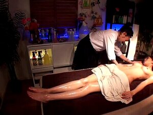 Ameri Ichinose dans Mens Drainage aka Professional Esthetician Healing
