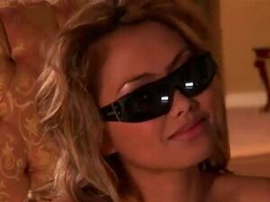 Salope asiatique a envie d'une bite dure. Salope asiatique a envie