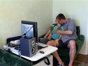 Excité de regarder du porno