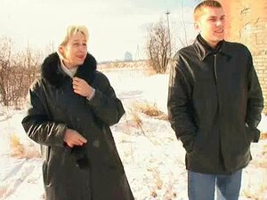 Irina et deux mecs sur la neige