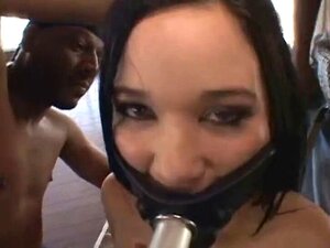 Amy Starz baisée et partagée. Amy Starz baisée et partagée