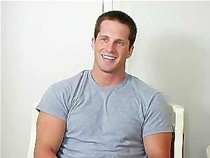 Le mec Str8 se fait plaisir en solo : K/r/i/s.Knight