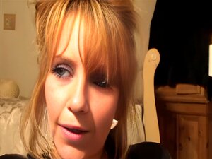 Lesbiennes matures baisent chaudement avec léchage de chatte et un