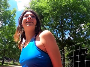 Une Joggeuse Française En Manque De Bite Trompe stepson Mec Avec 2