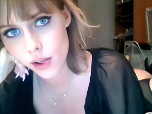 Essayer de baiser une belle blonde belle blonde baise