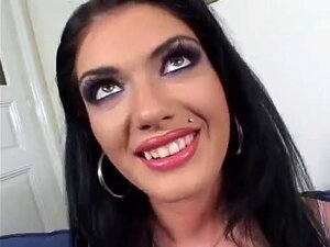 Incroyable brune aux yeux verts en POV sexe,
