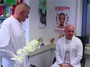 Action Porn Jaw chaude. Natalie Hot a une demande spéciale pour notre