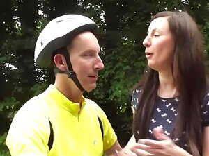 Regardez une milf anglaise enculée à quatre pattes maintenant! -