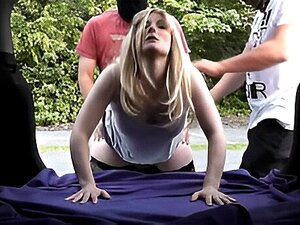 Découvrez la fête ultime ! Regardez la voluptueuse Nikki satisfaire