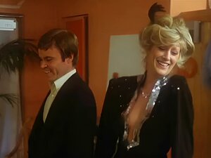 Regardez la magnifique Sue Lloyd dans toute sa splendeur alors qu'elle