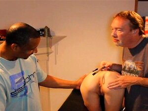 Petite esclave sexuelle chinoise bâillonnée par une grosse bite