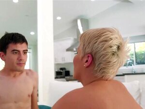 baise de laveuse de vitres fraîche avec une MILF à gros seins.