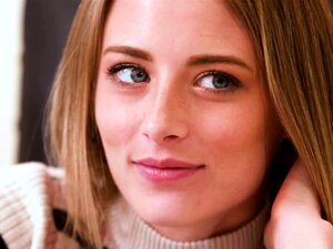 Matez cette femme au foyer mature aux gros nibards se faire pilonner