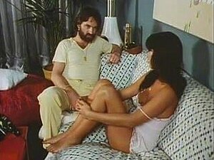 Découvrez la passion brute du porno allemand vintage alors que notre