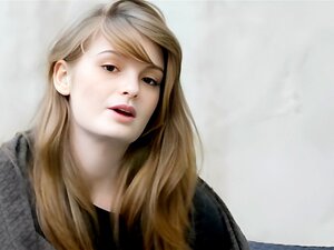 Des taches de rousseur ultra charmantes d'une rouquine