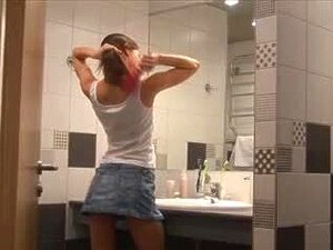 Sexe torride dans la salle de bain