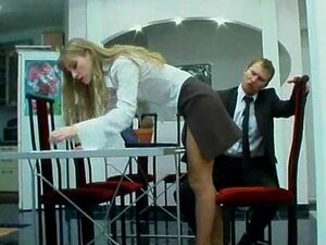 Blonde russe en collants, éjaculations russes avalent