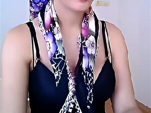 Bosomy et sassy turc