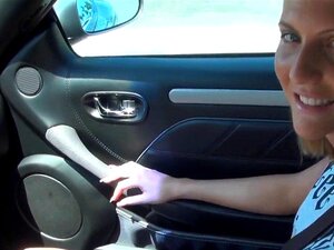 Sexe et pipe pour un mec agile
