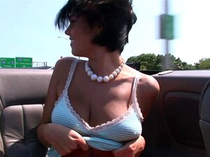 Vidéo de SpringBreakLife : Naked Convertible Ride