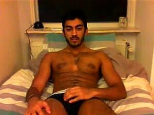 Branlette rapide d'un mec arabe poilu