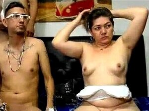 Fêtes sauvages latines baisées en groupe et sexe oral au boulot