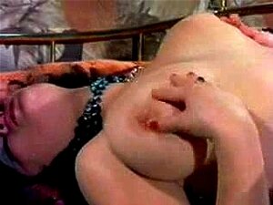 Baiseur De Gros Seins