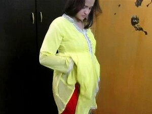 Femme indienne amateur sonia se masturbe