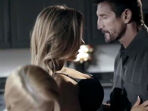 La mignonne découvre que ses beaux-parents sont faux et freaks aussi