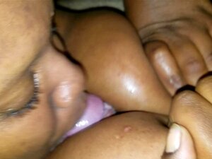 Branlette espagnole avec éjaculation dans la bouche