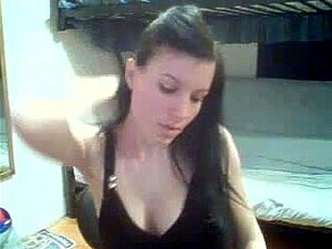 Est-ce que quelqu'un a le clip complet?? s'il vous plaît envoyez-moi