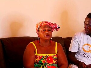 Une grosse belle femme afro se fait baiser par son jeune client