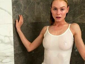 Dane Jones Super sexy blonde européenne Nancy Une masturbation chaude