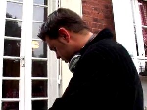 Vieille salope arabe baisée par une jolie bite fraîche, une babe