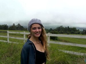 La pornstar en chaleur Samantha Hayes dans la réalité la plus