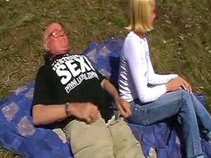 Grand-père baise Kelsey (19)