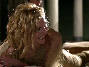 Spartacus: Viva Bianca reçoit un massage