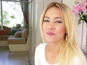 Petite chatte dégouline de foutre, petites chattes dégouline de