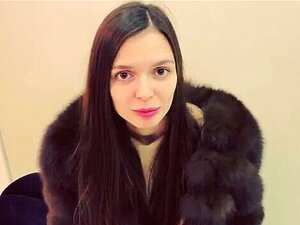 Je baise la femme de mon patron pendant qu'elle est au téléphone